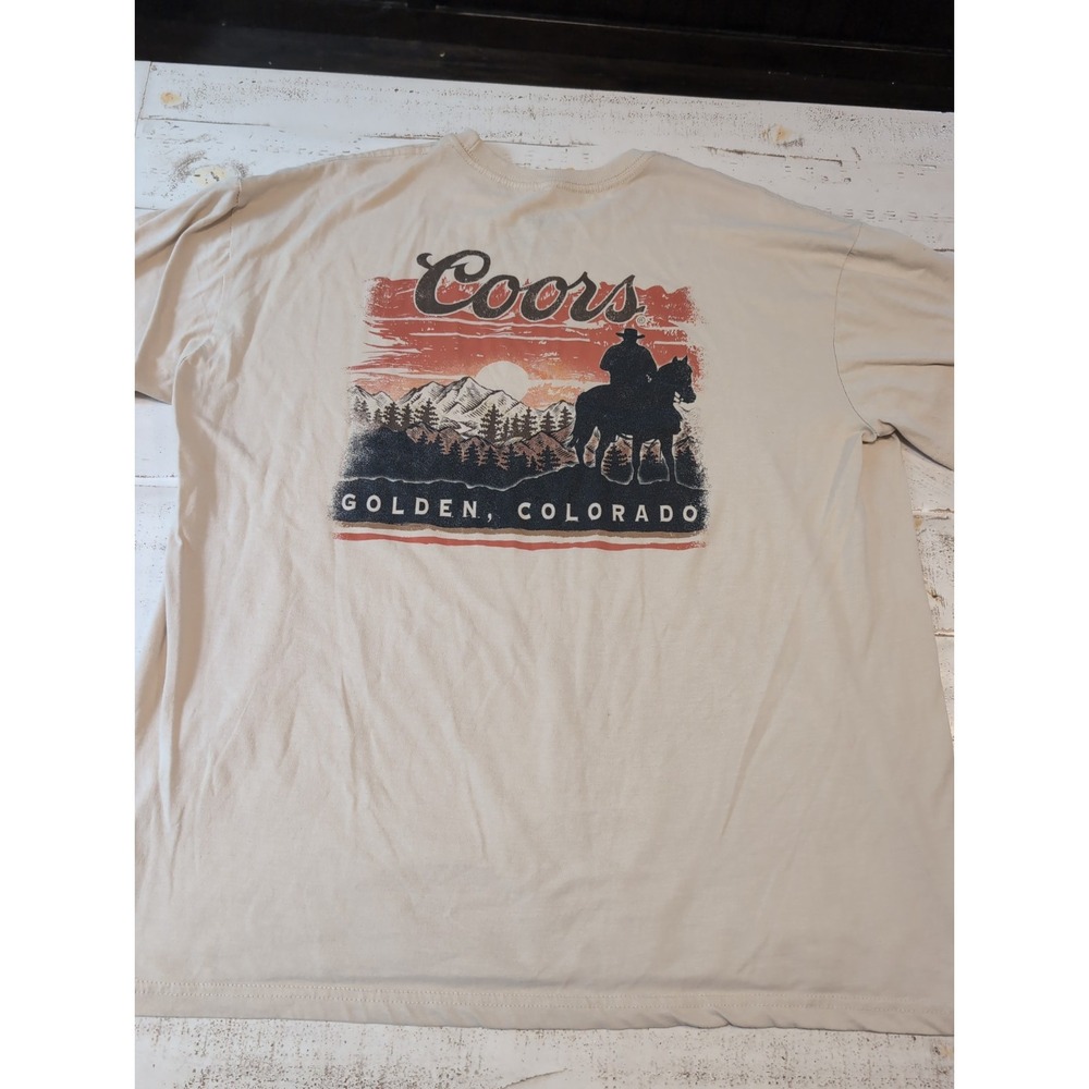 Coors Banquet Beer Graphic T-Shirt Mens XL Cream Cowboy Mountain Sunset